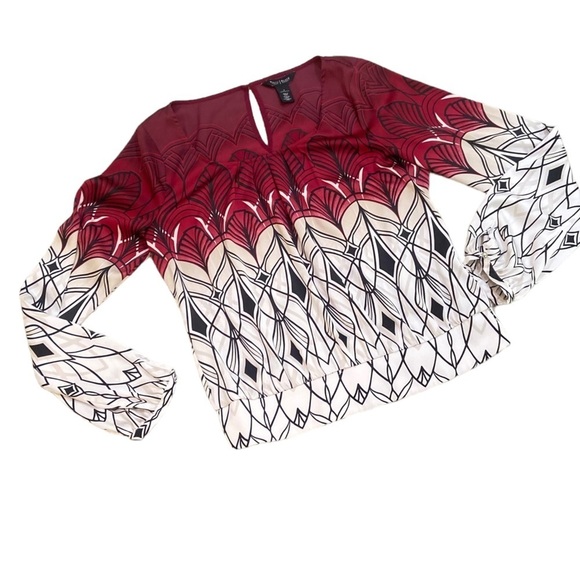 White House Black Market Red and Cream Blouse - Picture 2 of 11